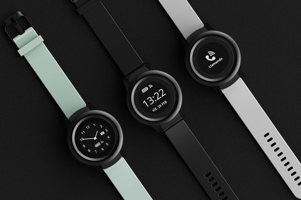 Telefónica's watch for dependent elderly people. Photo courtesy of Lúcid Design Agency.