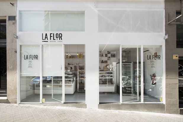 Reforma de imagen y espacio en la panadería La Flor en Madrid