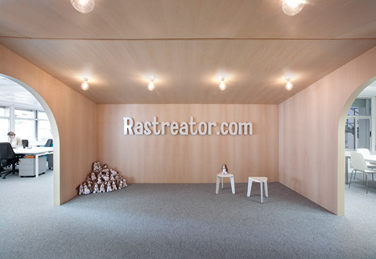 Reforma interior de las oficinas de Rastreator.com en Madrid