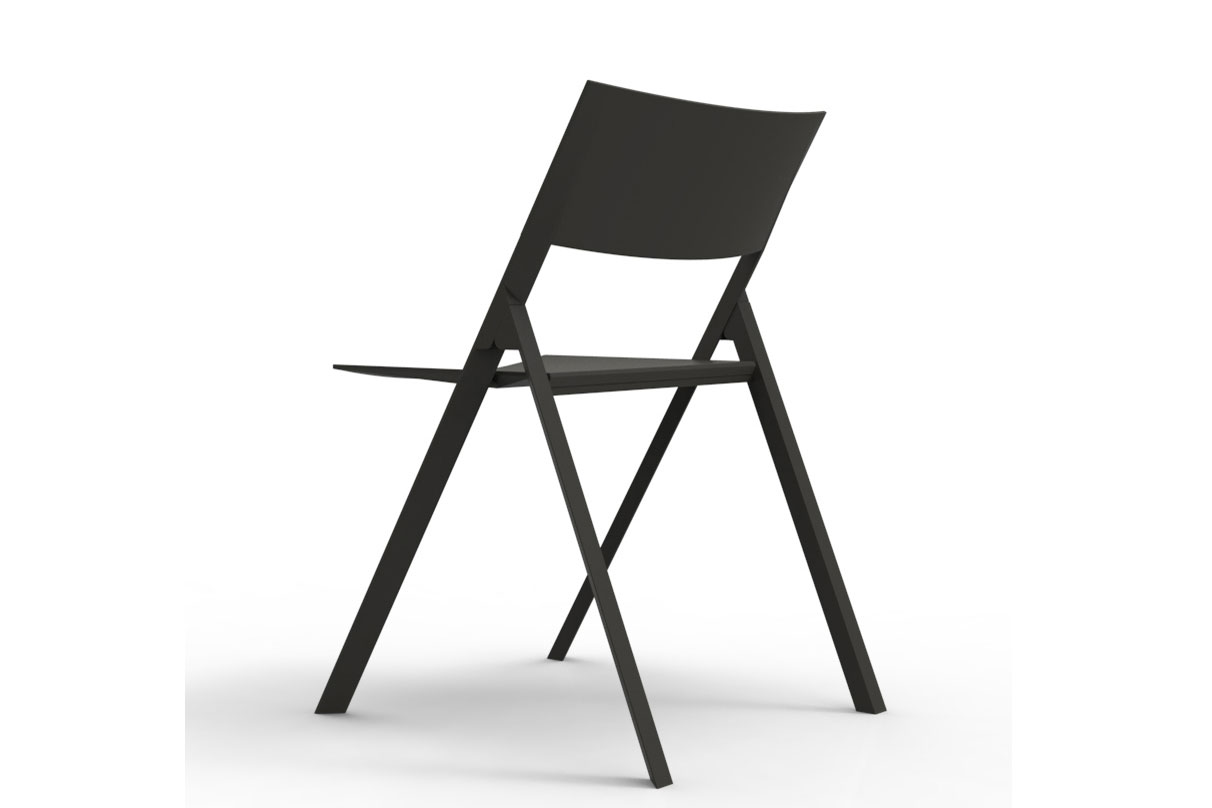 QUART stackable chair designed by Ramón Esteve for Vondom. Photo: Courtesy of Ramón Esteve.