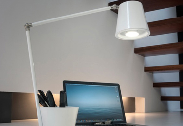 Lámpara de mesa CAP en ambiente,  diseñada por Luis Eslava studio