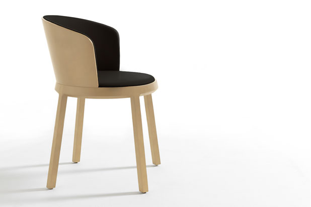 ARO chair, designed by Carlos Tíscar. Photo courtesy of Capdell