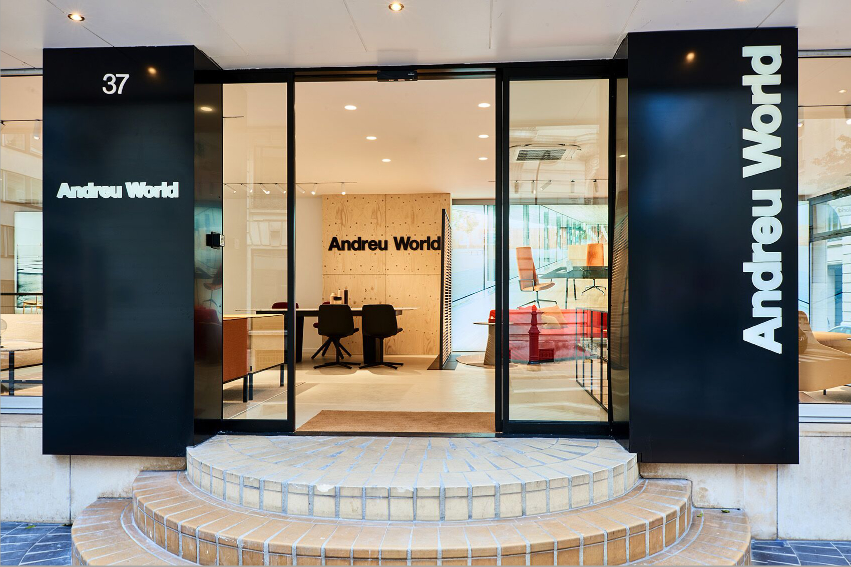 Andreu World´s showroom in Paris (France). Photo by Andreu World