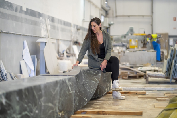 Verónica Mar and her SOUL Sculpture Bench. Photo courtesy of Verónica Mar.