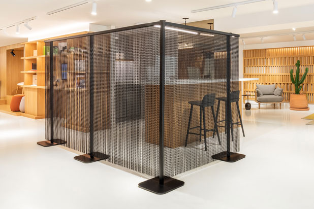 Feel Free system at the space created by Miquel Àngel Julià Hierro (MAJH) and Andrea Soto. Photo by Bernadí Hub, courtesy of Kriskadecor.