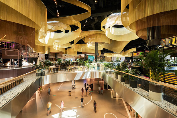 Kriskadecor Aluminum Curtains at the “Westfield Mall of the Netherlands”. Photo by Joni Israeli, courtesy of Kriskadecor