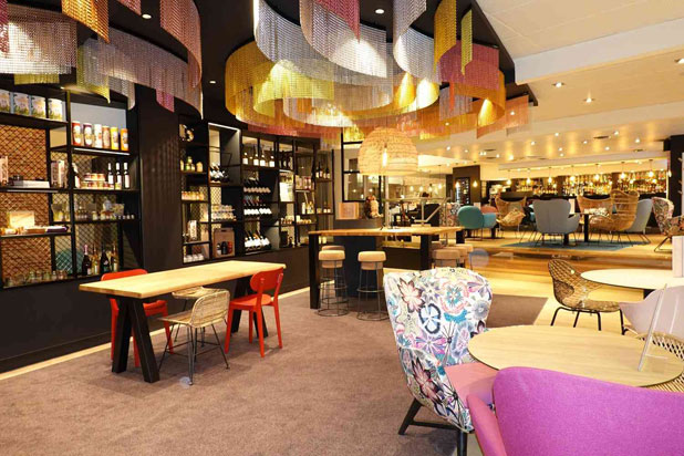 Kriskadecor aluminium curtains at the Dijon hotel (France). Photo by Pavlos Efthimiou. Courtesy of Kriskadecor