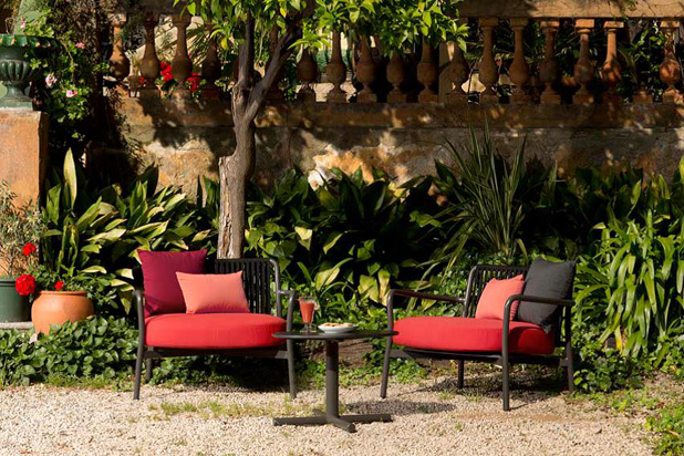 Bold collection armchairs and table