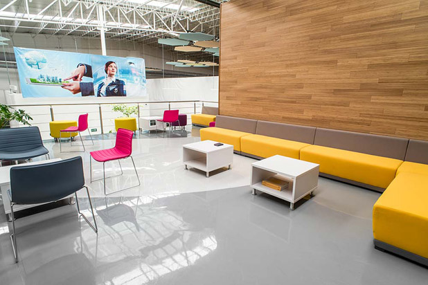 Ofita furniture at the corporate HQs of T-Systems company in Puebla (Mexico)