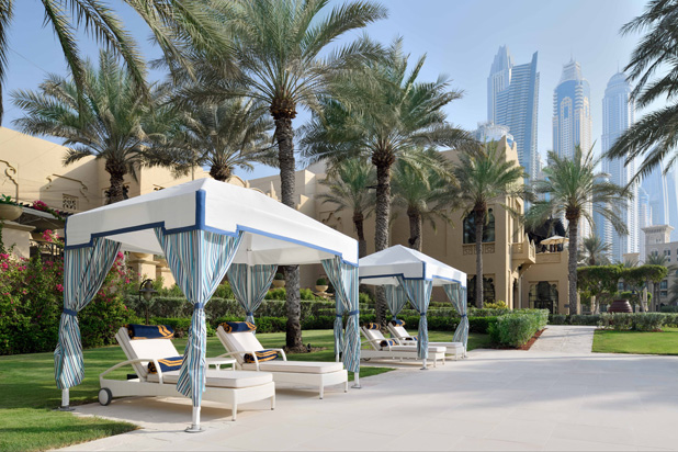 BREDA sunbed by Point at the One & Only Royal Mirage resort in Dubai (UAE). Photo courtesy of Point.