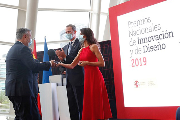 Point receiving the Spain´s 2019 National Design Awards. Photo: Courtesy of Point.