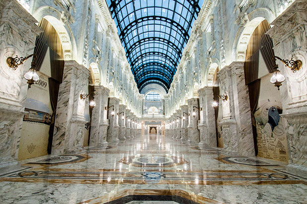 Riperlamp lights up the Alhazm mall in Doha