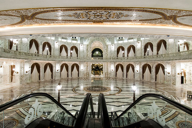 Riperlamp lights up the Alhazm mall in Doha