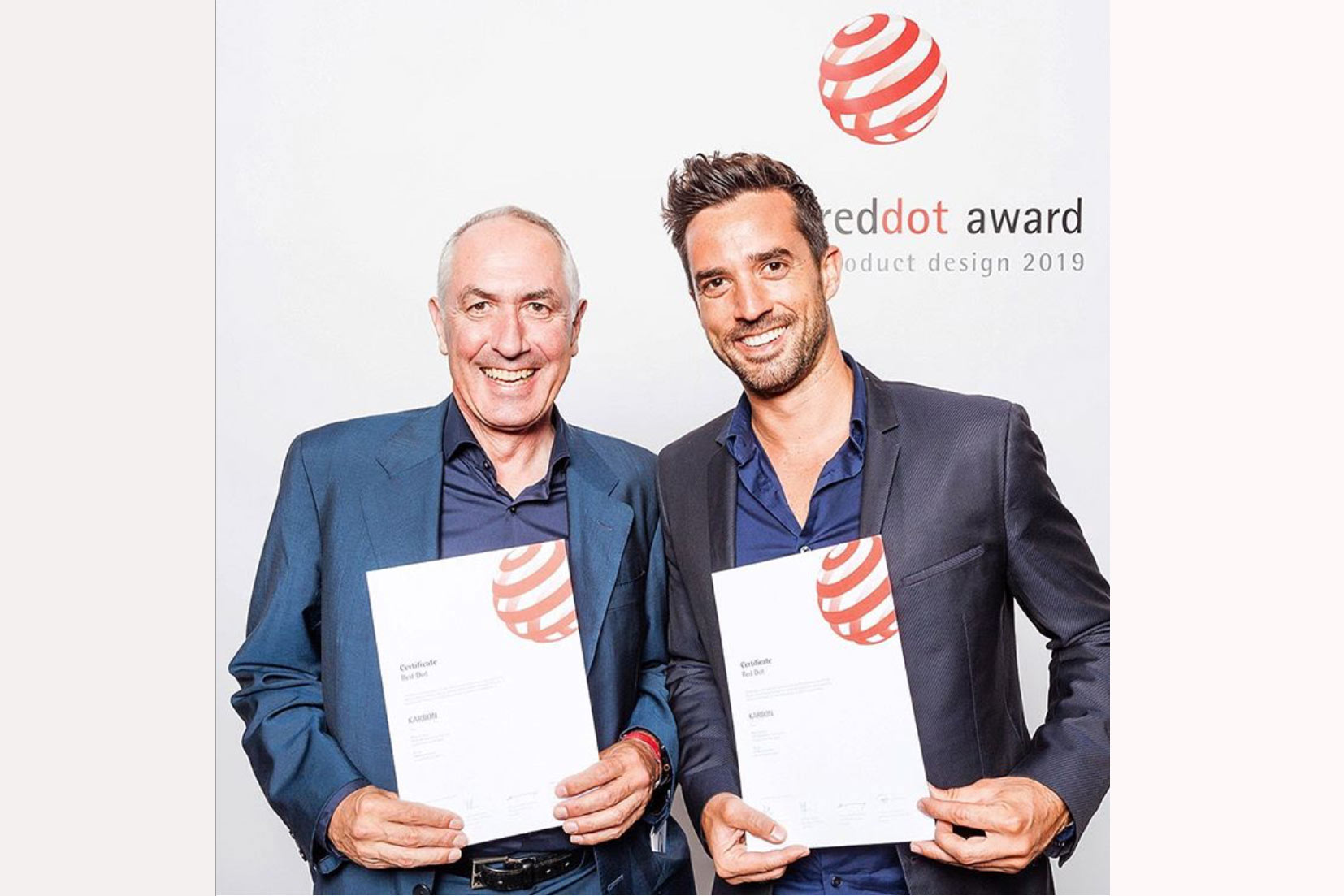 ITEM Designworks and Actiu receiving the Red Dot Awards 2019. Photo: Courtesy of ITEM Designwork / Actiu