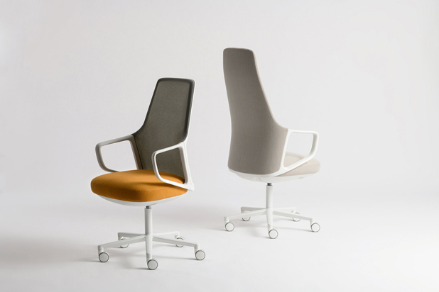 CALMA chair designed by Benjamin Hubert for Andreu World. Red Dot Design Awards 2023 winner.