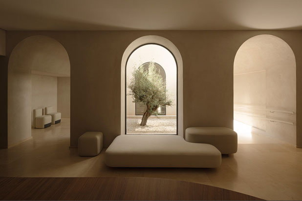 The new ALEJANDRIA dermatological and aesthetic clinic by ERRE arquitectura in Valencia, Spain. German Design Awards 2023 Gold Winner.