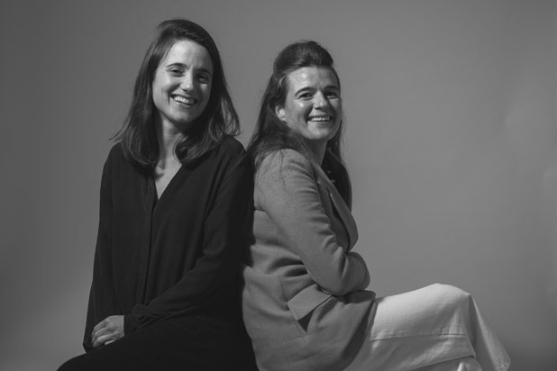 Nadia y Nora Arratibel Galardi. Photo courtesy of Ondarreta.