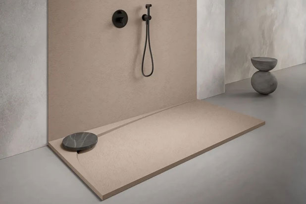 Plato de ducha WAVE diseñado por Yonoh para Fiora. Foto cortesía de Fiora.