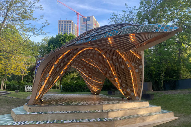 Instalación en los jardines del Instituto Cervantes en Frankfurt (Alemania). 