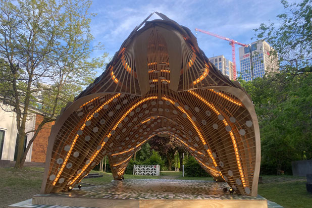 Instalación en los jardines del Instituto Cervantes en Frankfurt (Alemania). 