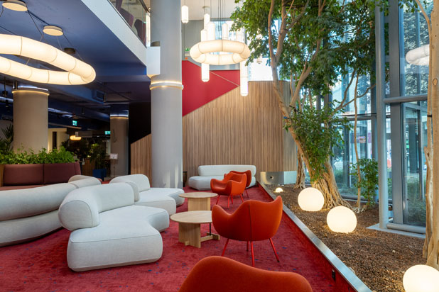 Mercure Warsaw Centrum hotel by Stone Designs. Photo by Alberto Monteagudo, courtesy of Stone Designs.
