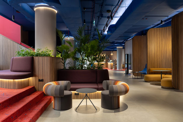  Mercure Warsaw Centrum hotel by Stone Designs. Photo by Alberto Monteagudo, courtesy of Stone Designs.