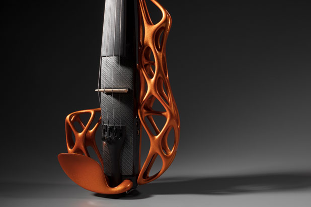 Violín eléctrico KAREN ULTRALIGHT creado por Anima Design para Katahashi. Ganador de un European Product Design Award en 2022. Foto cortesía de Anima Design.