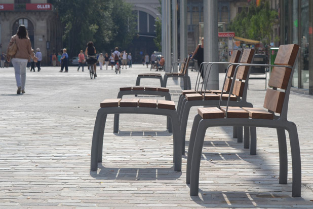 KIWI urban bench and stool by Nahtrang for Escofet