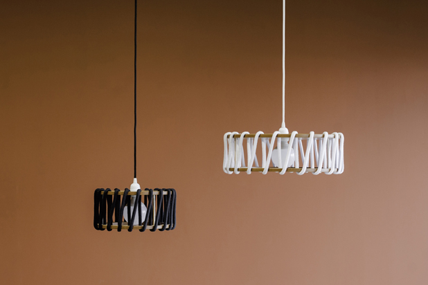 Lámparas de suspensión MACARON diseñadas por Silvia Ceñal para Emko. Foto cortesía de Silvia Ceñal.