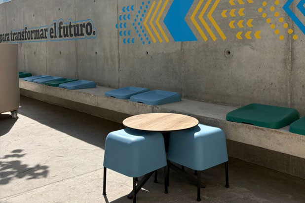 Bõln furniture at the Universidad de Ingeniería y Tecnología (UTEC) in Lima, Perú. Photo courtesy of Bõln.