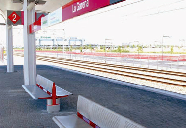 Banco Renfe Cercanías diseñado por Addison y Mormedi (España)