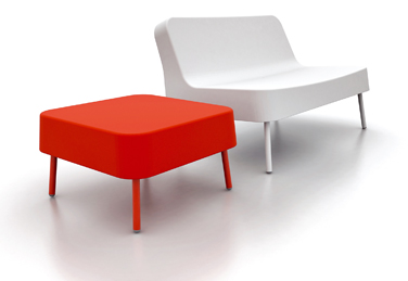  Sofá y mesa auxiliar Bob diseño de Jon Gaspar