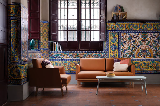Colección PAUSA de Simon Pengelly y Mesa BOW LOUNGE de Yonoh Studio para esPattio. Foto cortesía de Forma 5.