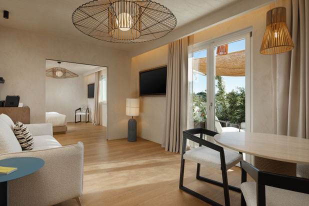 KORA y BIMBA lamps at the Marriott Calaponte hoet in Polignano a Mare, Puglia, Italia. Photo courtesy of Olé Lighting.