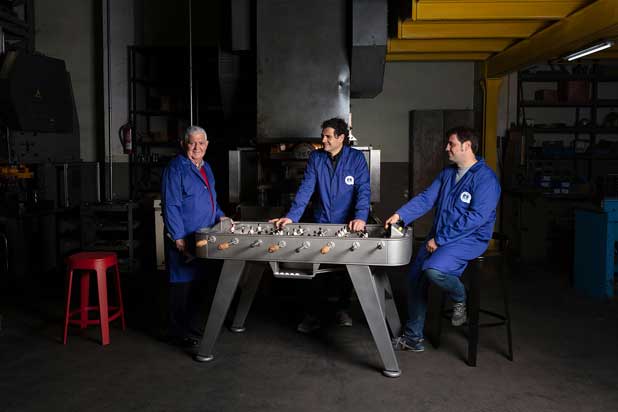 Rafael Rodríguez, fundador, con sus dos hijos Rafa y Sergio y actuales gerentes de RS Barcelona. Foto cortesía de RS Barcelona.