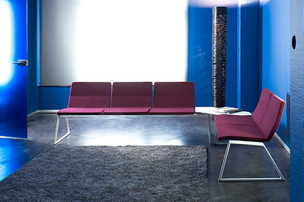 BILDU Benches designed by Mario Ruiz for Sellex. Photo courtesy of Sellex.