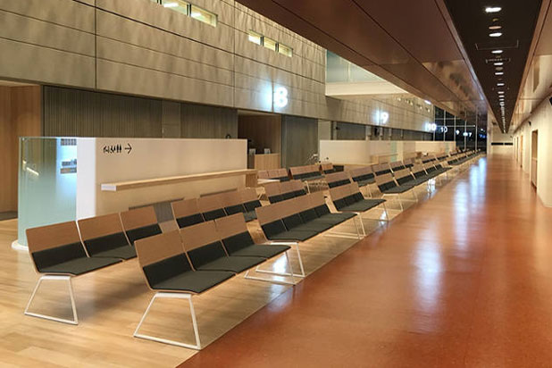 BILDU Bench at the Tachikawa General Hospital in Japan. Photo courtesy of Sellex.