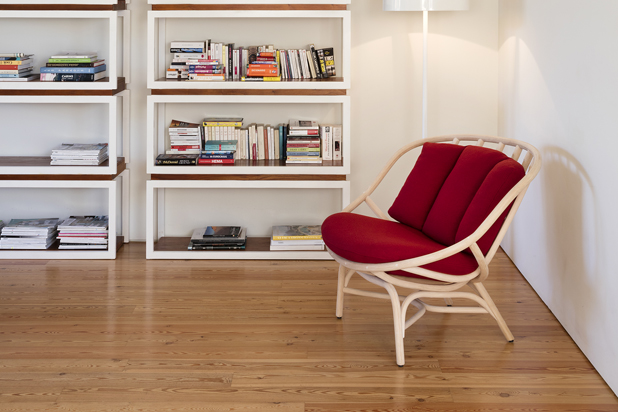 Стул ARMADILLO от Mut Design для Expormim. Фото ©Meritxell Arjalaguer, предоставлено Expormim.