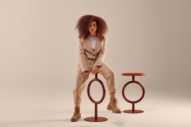 Табурет TOTEM от Sylvain Willenzpara для Sancal. Фото предоставлено Sancal.