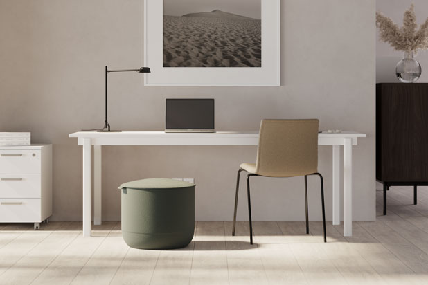 TONO office desk designed by La Mamba for Ofitres. Photo courtesy of Ofitres.