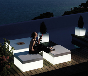 Quadrat de Vondom, de acolchados intercalables e iluminable.