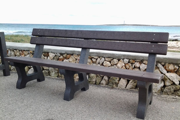 ERGO bench by Directe CB. Photo: courtesy of Directe CB. 