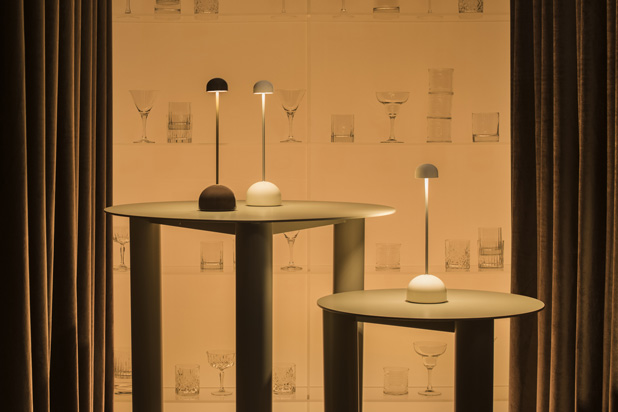 Lámparas de mesa SIPS diseñadas por Christophe Mathieu para Marset. Foto cortesía de Marset.