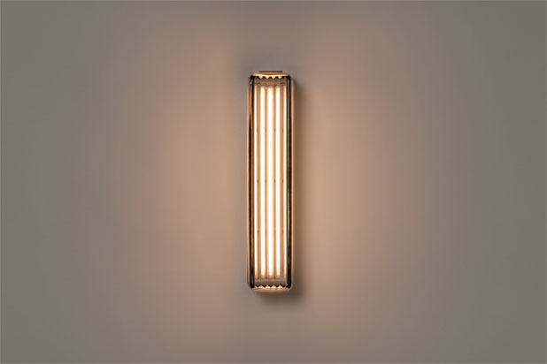 ESTADIO SINGULAR wall lamp designed by Miguel Milá for Santa&Cole. Photo courtesy of Santa&Cole.